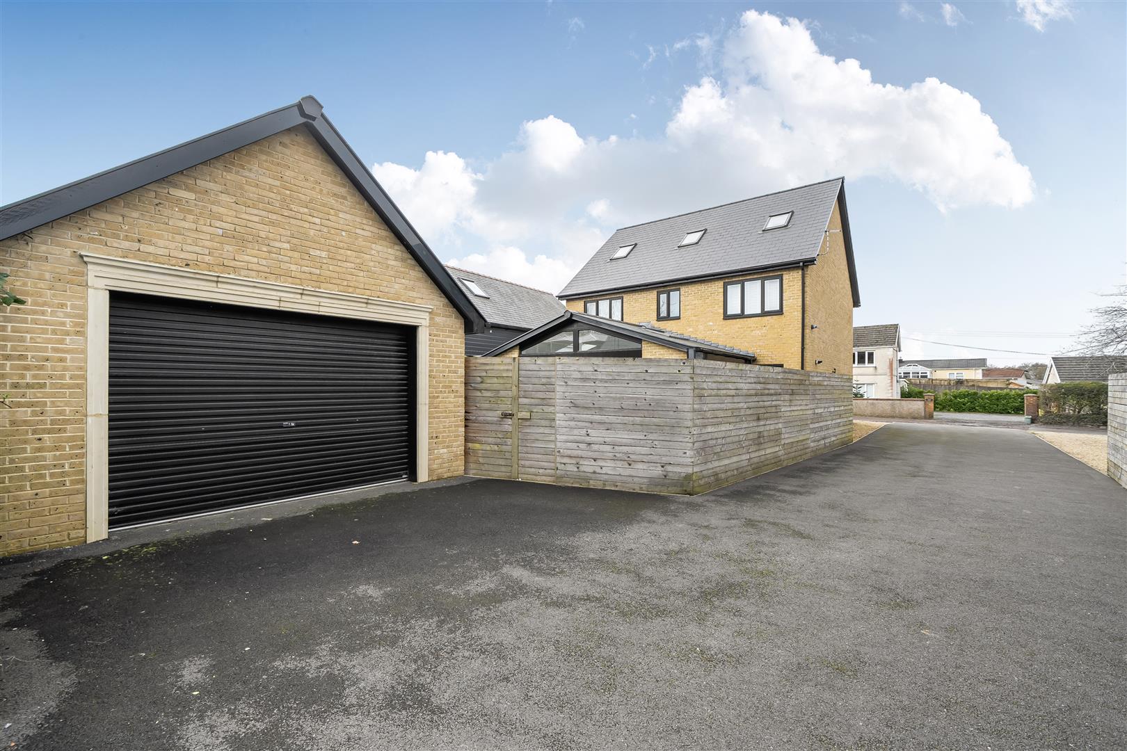 Westfield Road, Waunarlwydd, Swansea, SA5 4SJ